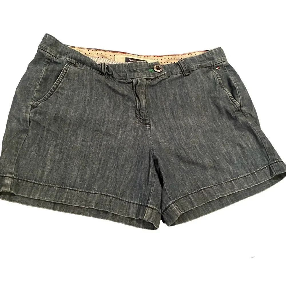 Tommy Hilfiger Short Size 8